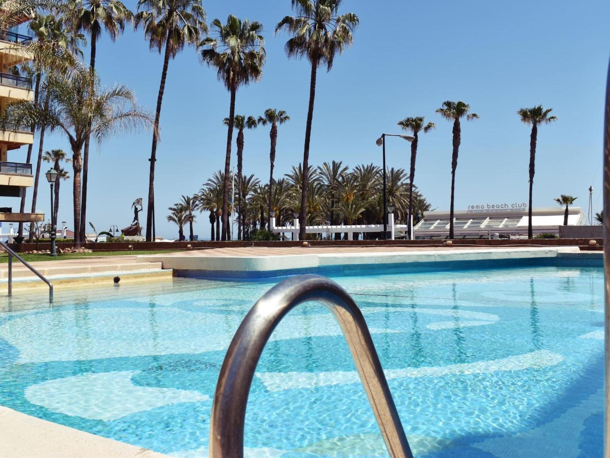Luminoso Apartamento De 3 Dormitorios A Pie De Playa En トレモリノス エクステリア 写真